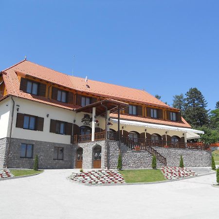 Farkas Panzio Hotel Carta  Exterior photo