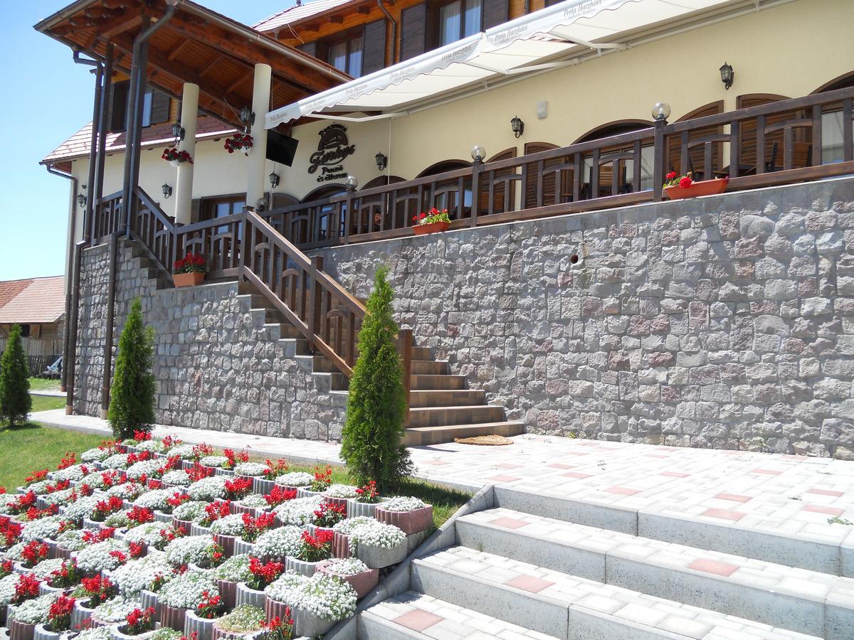 Farkas Panzio Hotel Carta  Exterior photo